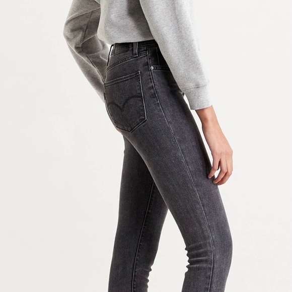 Levi's 721 high rise skinny in washed black - Picture 8 of 8